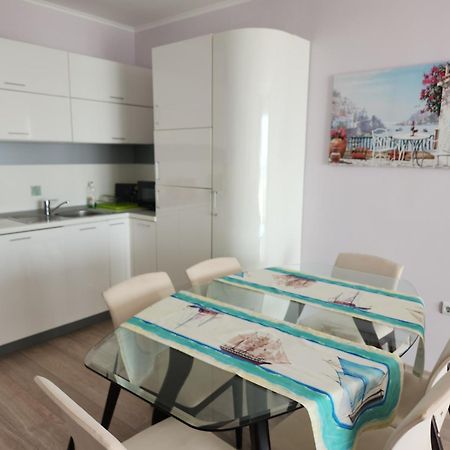Beach View Apartment Shkorpilovtsi Exterior foto
