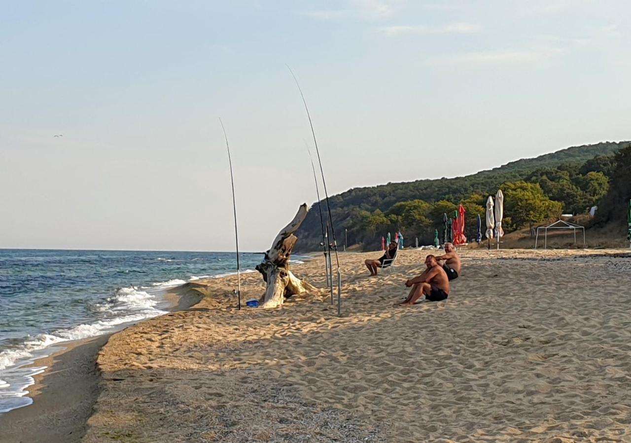 Beach View Apartment Shkorpilovtsi Exterior foto